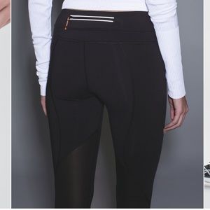 Lululemon Run: Inspire Crop II Black (6)